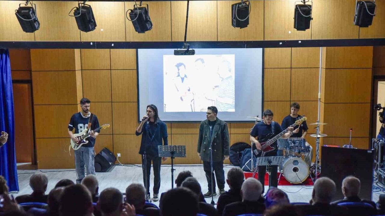 OMÜ Eğitim Fakültesi'nde Emekli Hocalarla Öğretmenler Günü Kutlaması