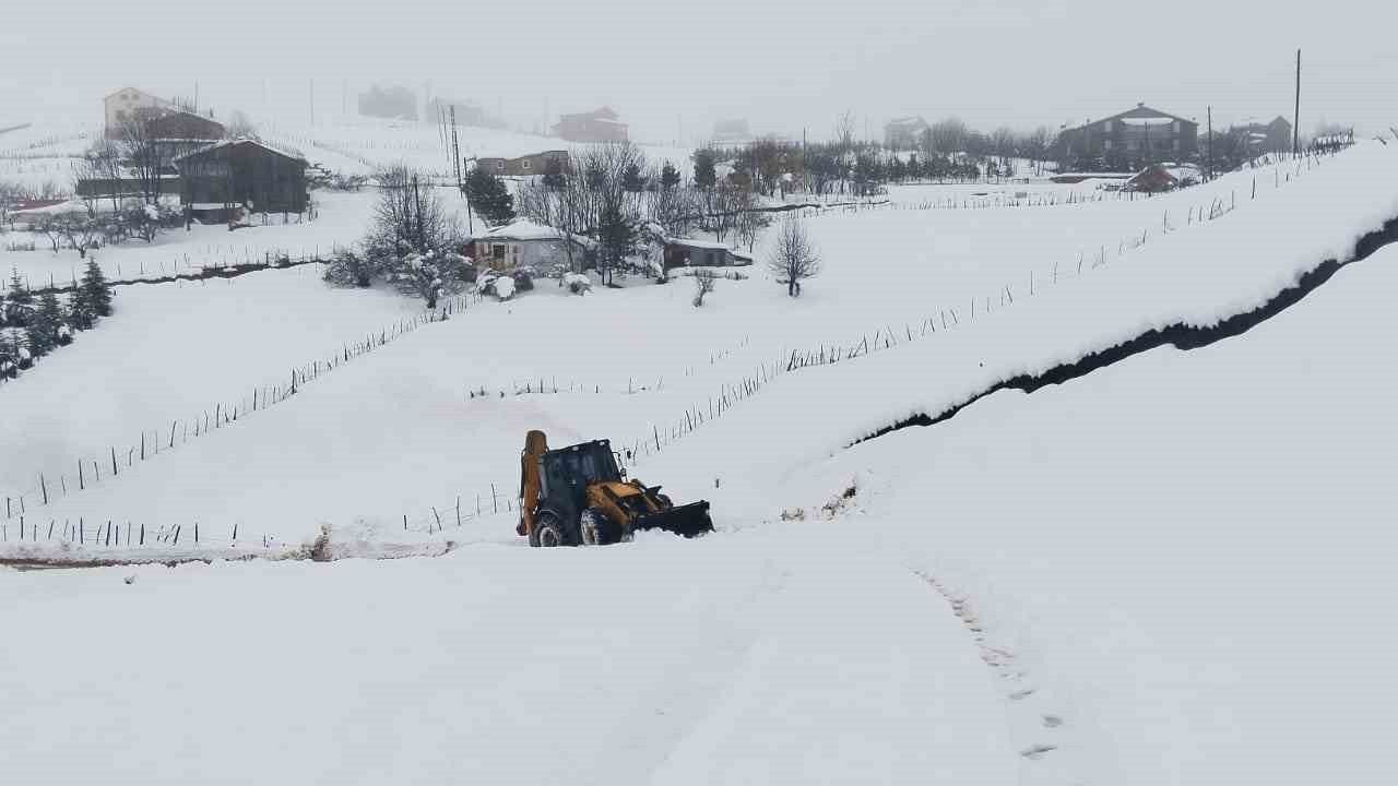Ordu'da Karla Mücadele Çalışmaları Hız Kesmeden Devam Ediyor
