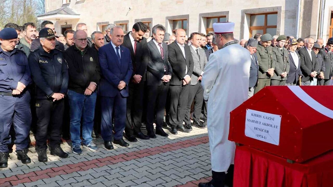 Ordu'da Kıbrıs Gazisi Mahmut Akbolat Son Yolculuğuna Uğurlandı