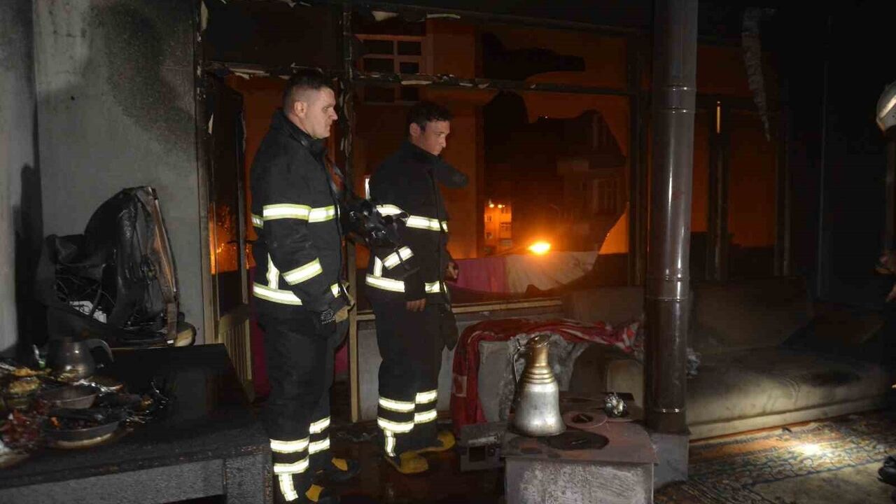 Ordu'da Sobadan Yangın Çıktı, Anne ve Oğlu Yaralandı