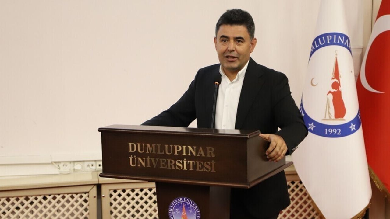 Osman Boyraz, Kütahya'da Öğrencilerle Türkiye Yüzyılı’nda Ulaştırma Vizyonunu Paylaştı