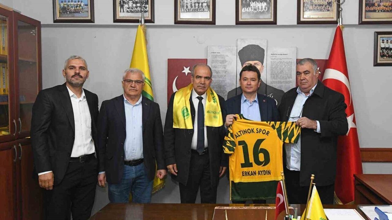 Osmangazi Başkanı Erkan Aydın İstiklal Mahallesi’nde Vatandaşlarla Buluştu