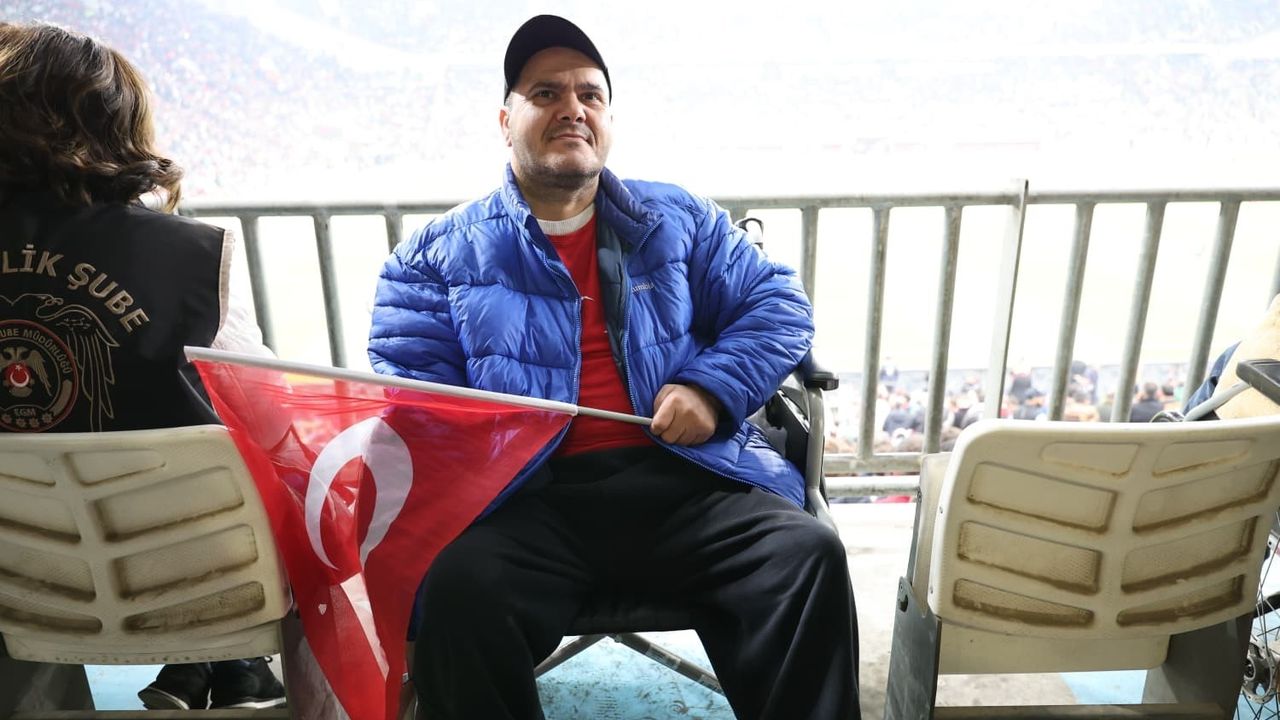 Osmangazi Belediyesi'nden Engellilere Milli Maç Sürprizi