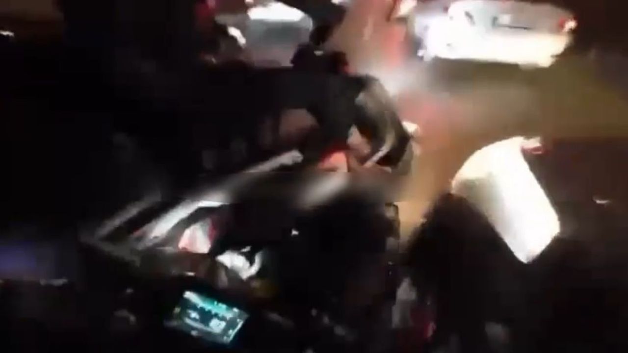 Osmangazi'de Motosiklet Kazası: İki Sürücü Yaralandı