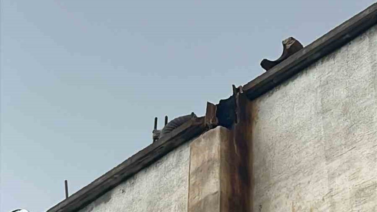 Osmaniye'de Yıldırım Düşmesi