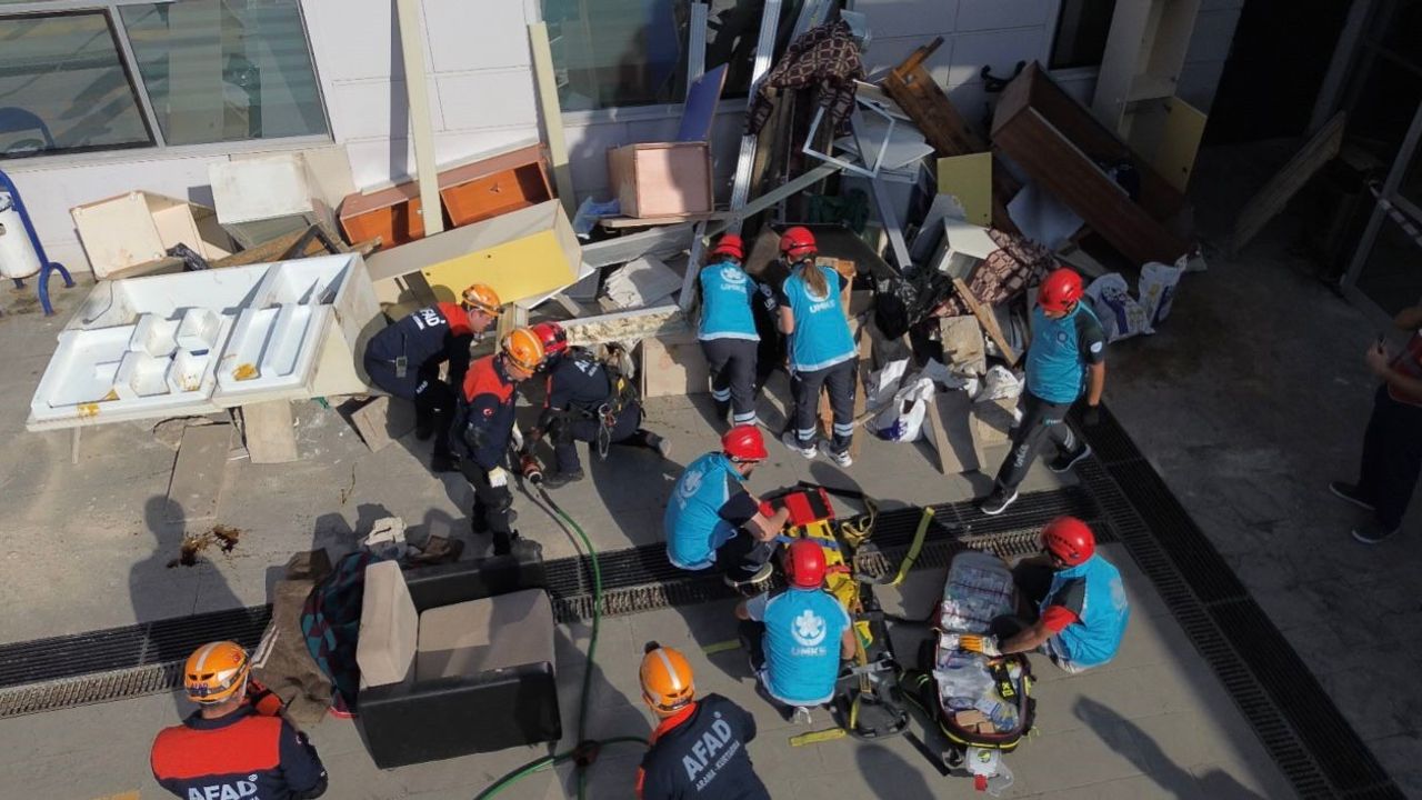 Osmaniye Eğitim ve Araştırma Hastanesi'nde Gerçekleştirilen Afet Tatbikatı