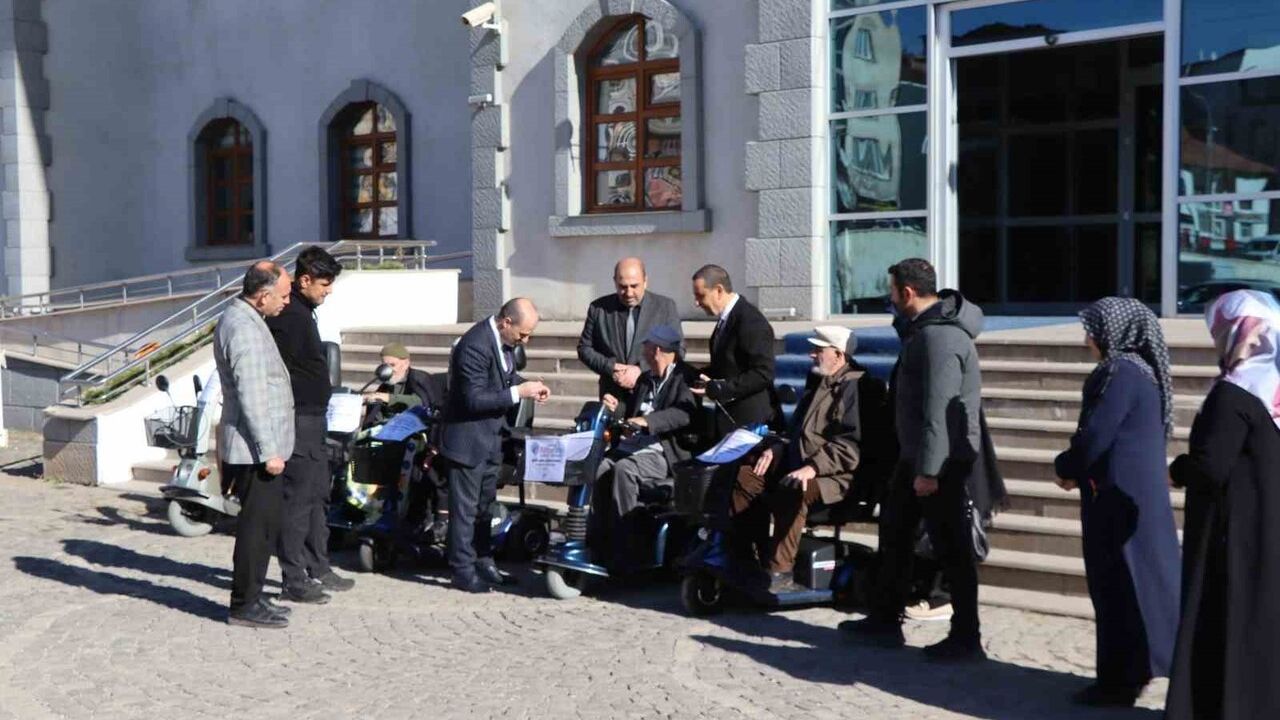 Özel İhtiyaçlı Bireylere Akülü Araç Desteği