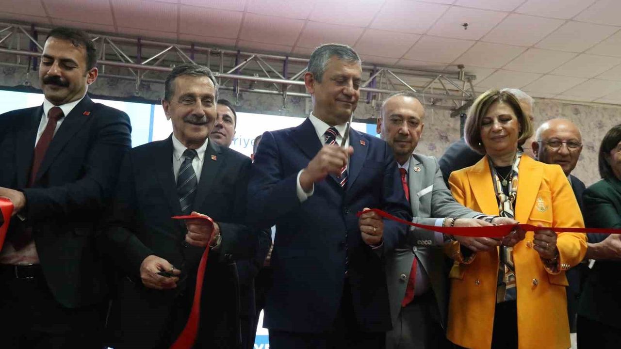 Özgür Özel’den Soruşturma Açıklaması ve Gazeteci Gözaltıları Üzerine Değerlendirmeler