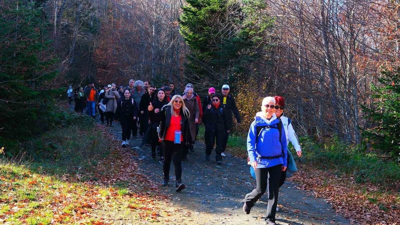 Pamukova'da Doğayla Buluşan Sonbahar Yürüyüşü