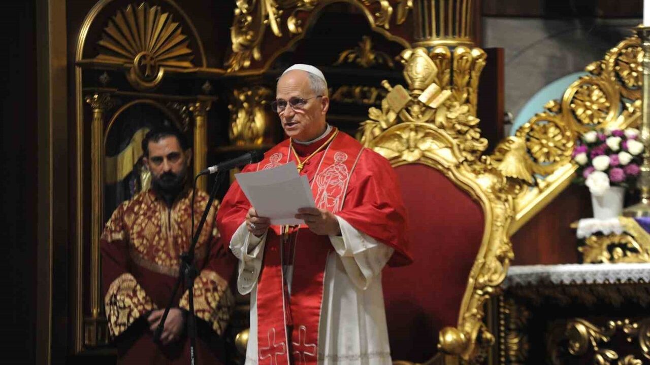 Papa 14. Leo'dan Ermeni Apostolik Katedrali'ne Ziyaret