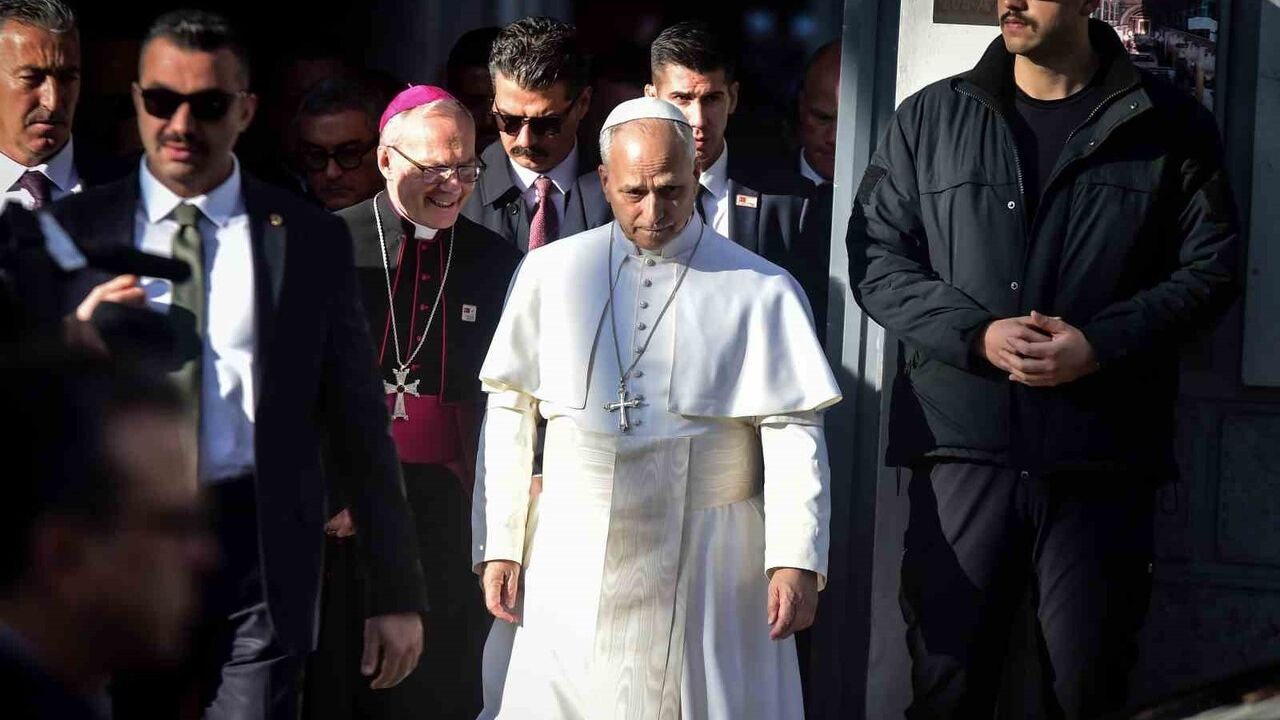 Papa 14. Leo, Kutsal Ruh Katedrali'nde Ayin Düzenledi