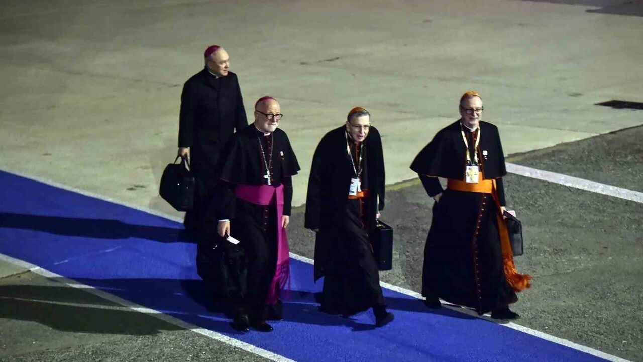 Papa 14. Leo Türkiye'de Resmi Ziyaret Gerçekleştiriyor