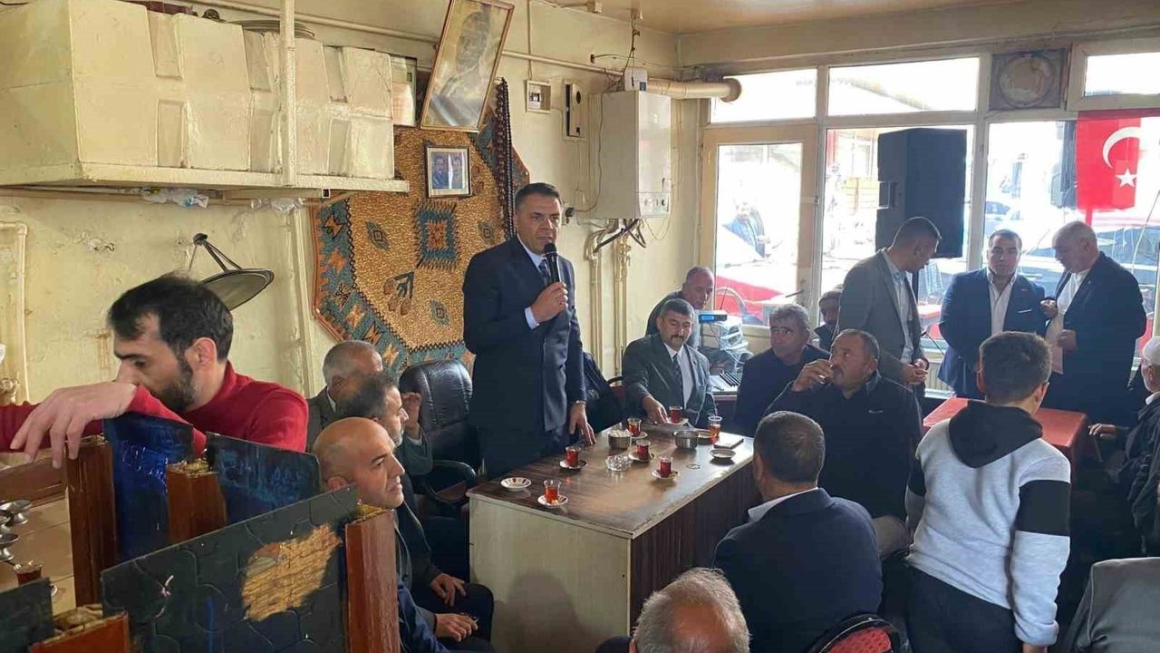 Pasinler'de MHP'den 'Hayırlı Günler Komşum' Ziyareti