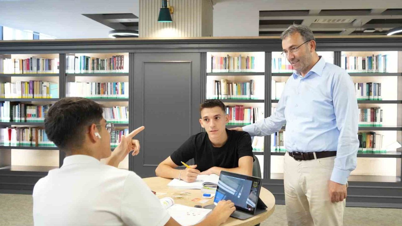 Pendik Belediyesi'nden Üniversiteli Gençlere 15 Bin Lira Destek