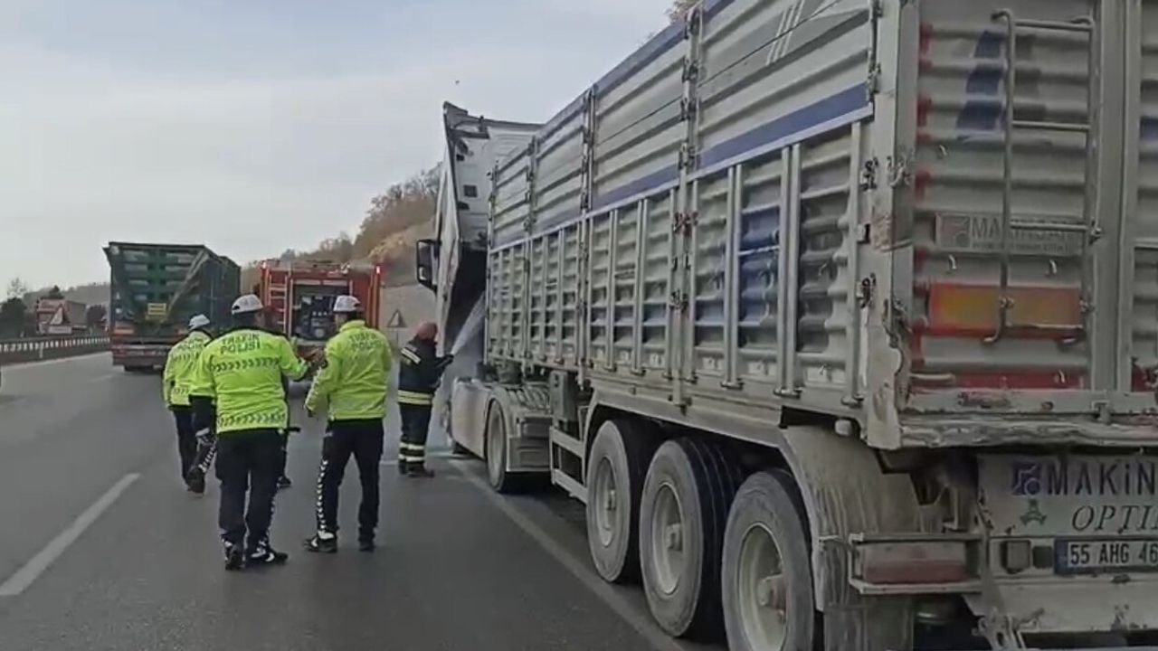 Polis Ekipleri Hızlı Müdahaleyle Araç Yangınını Söndürdü