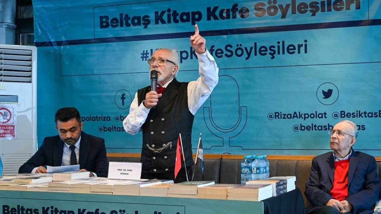 Prof. Dr. Emre Kongar, Okurlarıyla Buluştu
