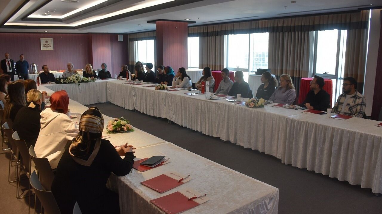 Prof. Dr. Haydar Sur'dan İletişim Eğitimi