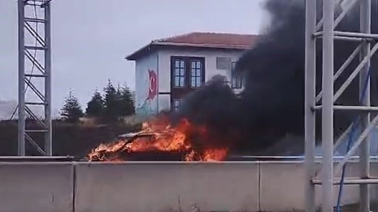 Pursaklar'da Araç Yangını İhbarı