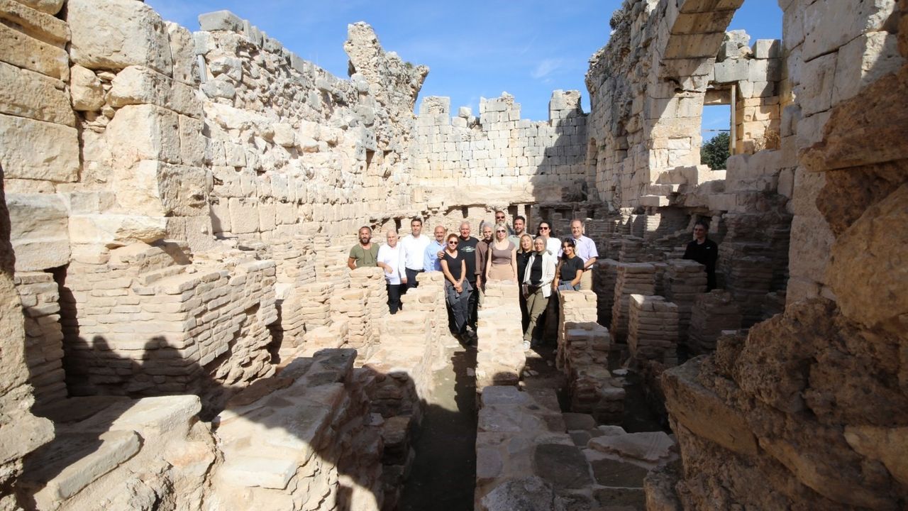 Rektör Özkan Patara Kazılarını İnceledi