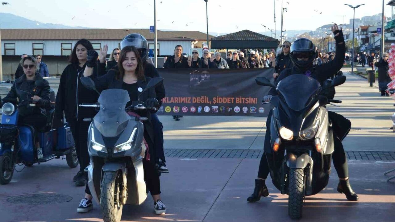 Sahipsiz Ayakkabılar: Kadına Yönelik Şiddete Dikkat Çekildi