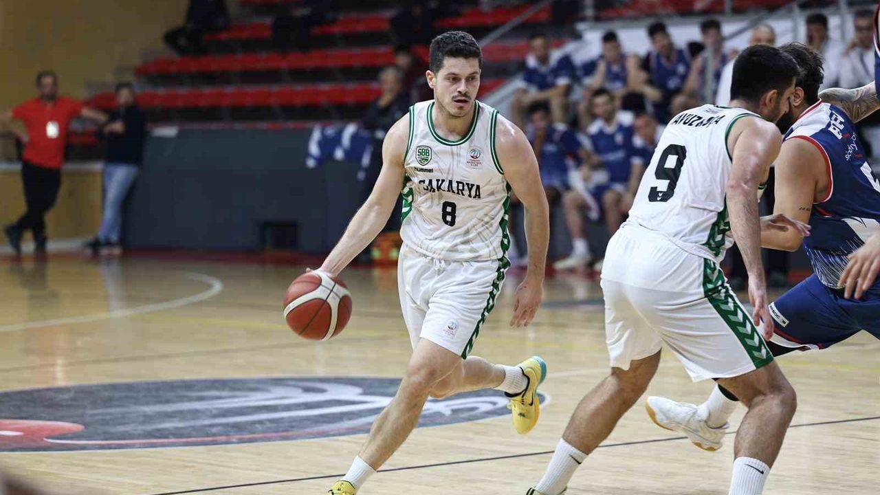 Sakarya Büyükşehir Basketbol Takımı Adana'ya Çıkıyor