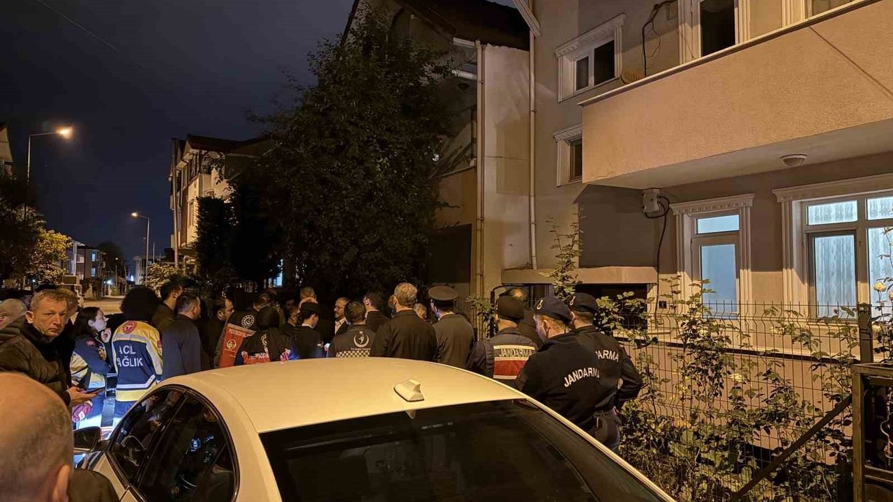 Sakarya'da Şehit Baba Ocağına Türk Bayrağı Asıldı