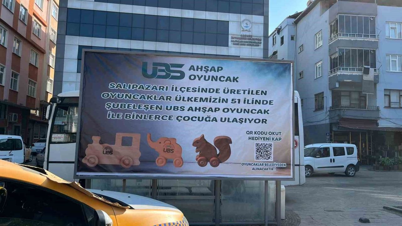 Samsun'da Çocuklara Ücretsiz QR Kodla Oyuncak Dağıtımı