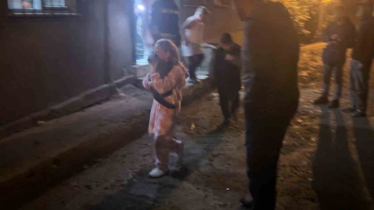 Samsun'da Sobadan Yangın: 2 Kişi Dumandan Etkilendi, Küçük Kızın Gözyaşları Duygulandırdı