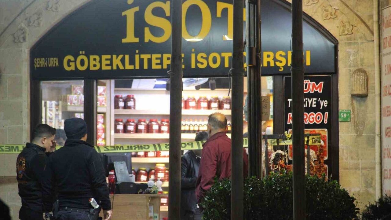 Şanlıurfa'da Baharatçı Dükkanına Silahlı Saldırı: 1 Kişi Ağır Yaralandı