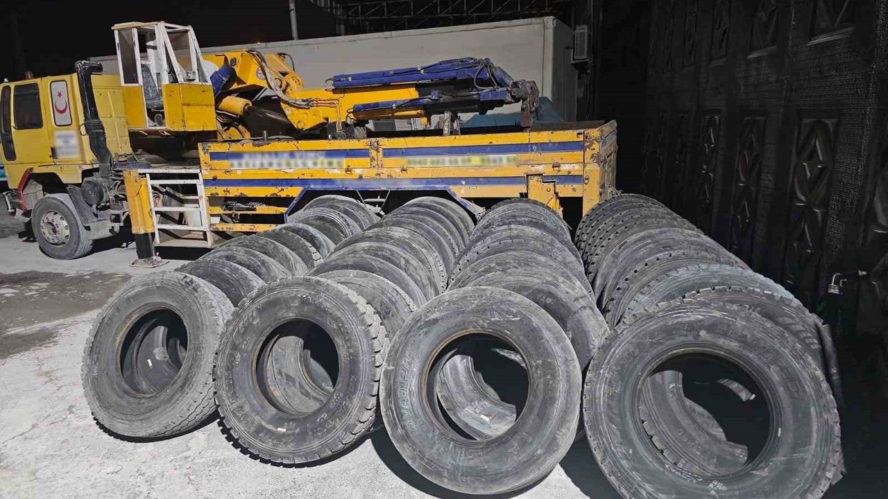Şanlıurfa'da Jandarma Lastik Operasyonu