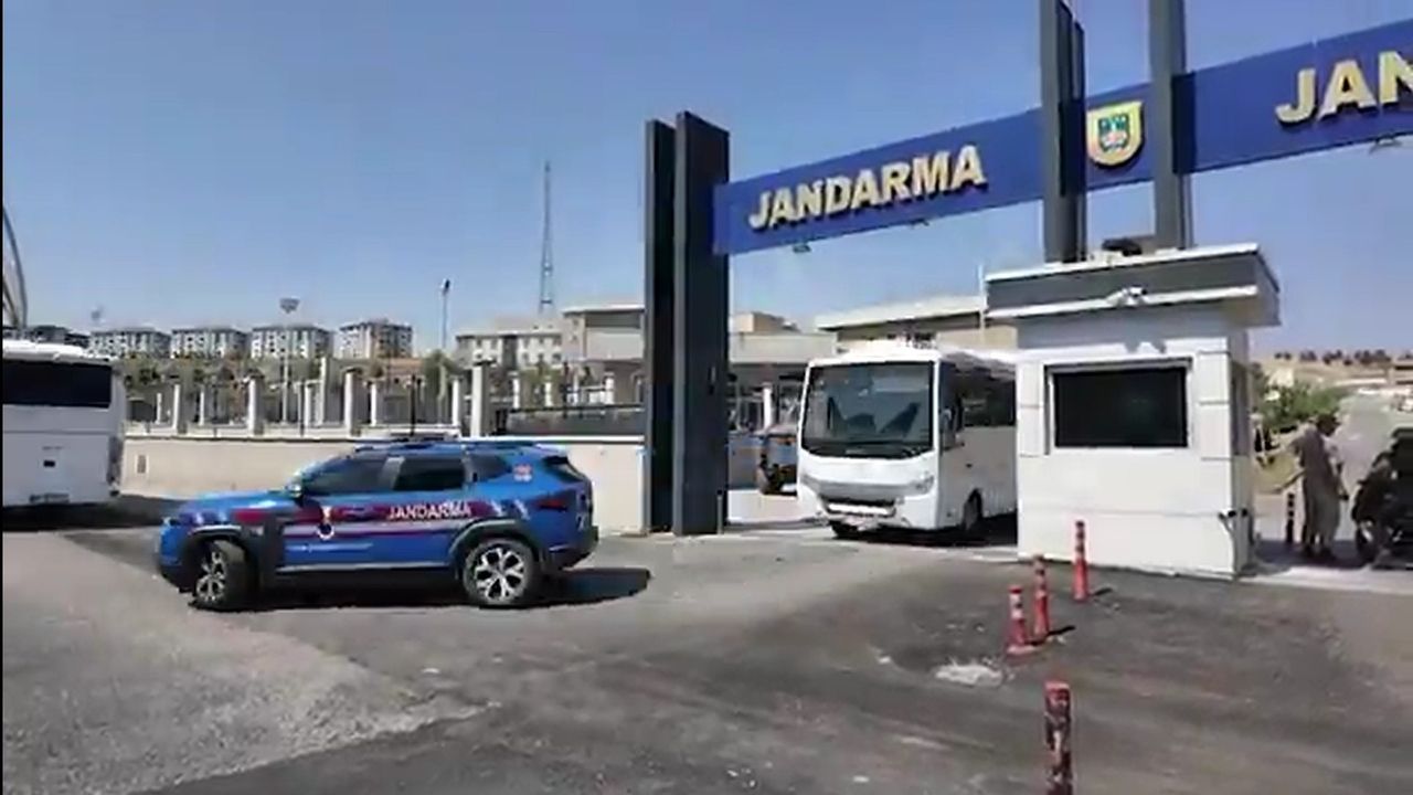 Şanlıurfa'da Silah Kaçakçılığı Operasyonu: 2 Gözaltı