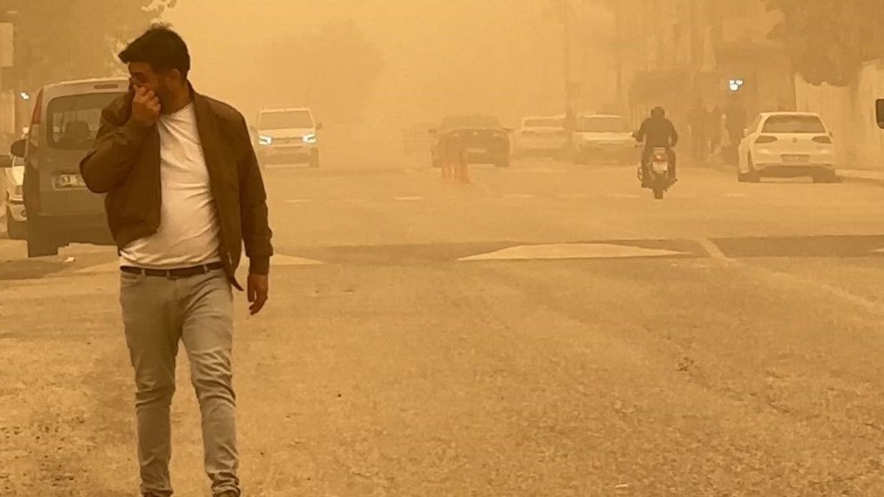 Şanlıurfa'da Toz Bulutu Hayatı Olumsuz Etkiledi
