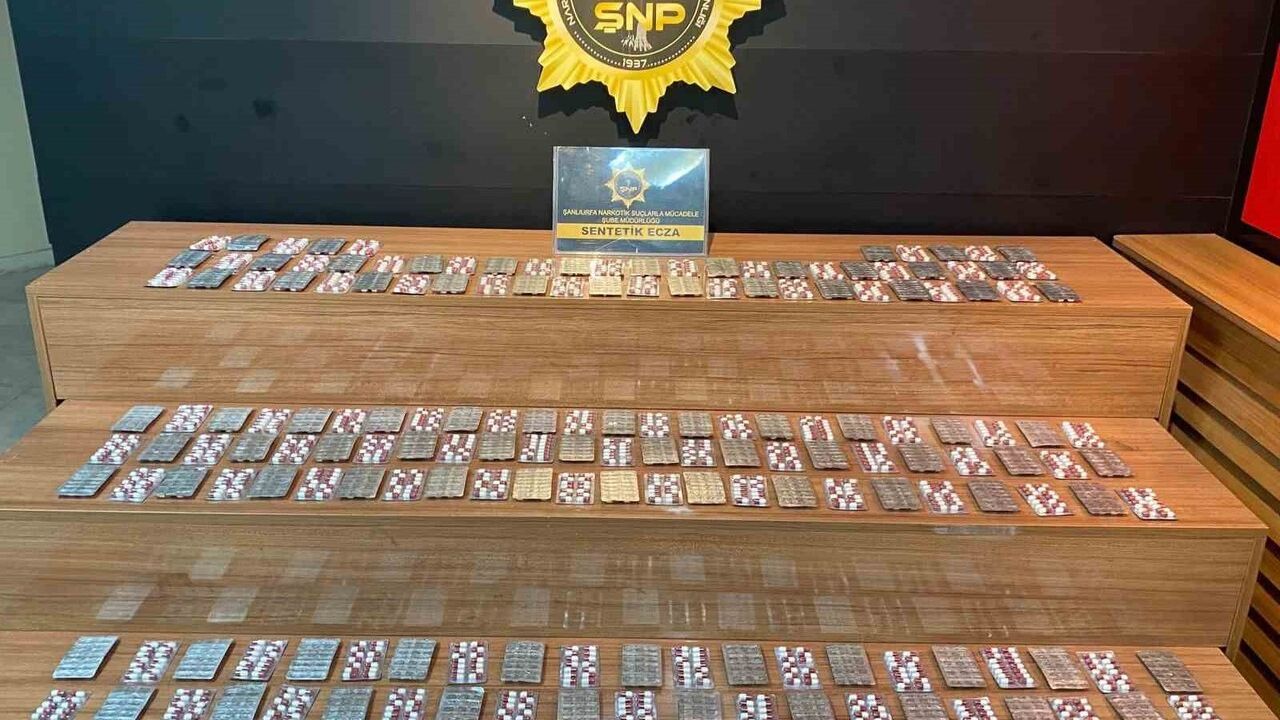 Şanlıurfa'da Uyuşturucu Operasyonu: 2 Bin 404 Hap Ele Geçirildi