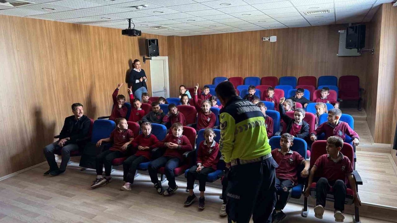 Sarıgöl'de Jandarma Trafik Eğitimi