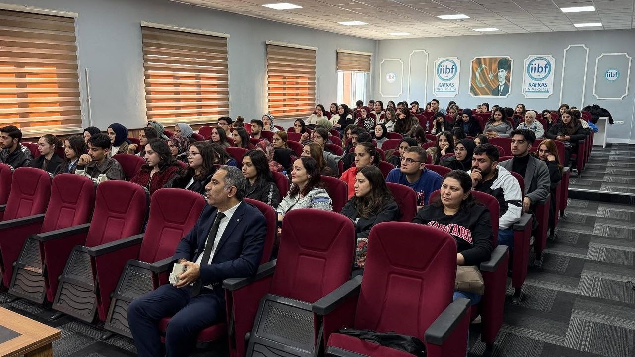 Sarıkamış Kaymakamı Enis Aslantatar, Öğrencilerle Buluştu