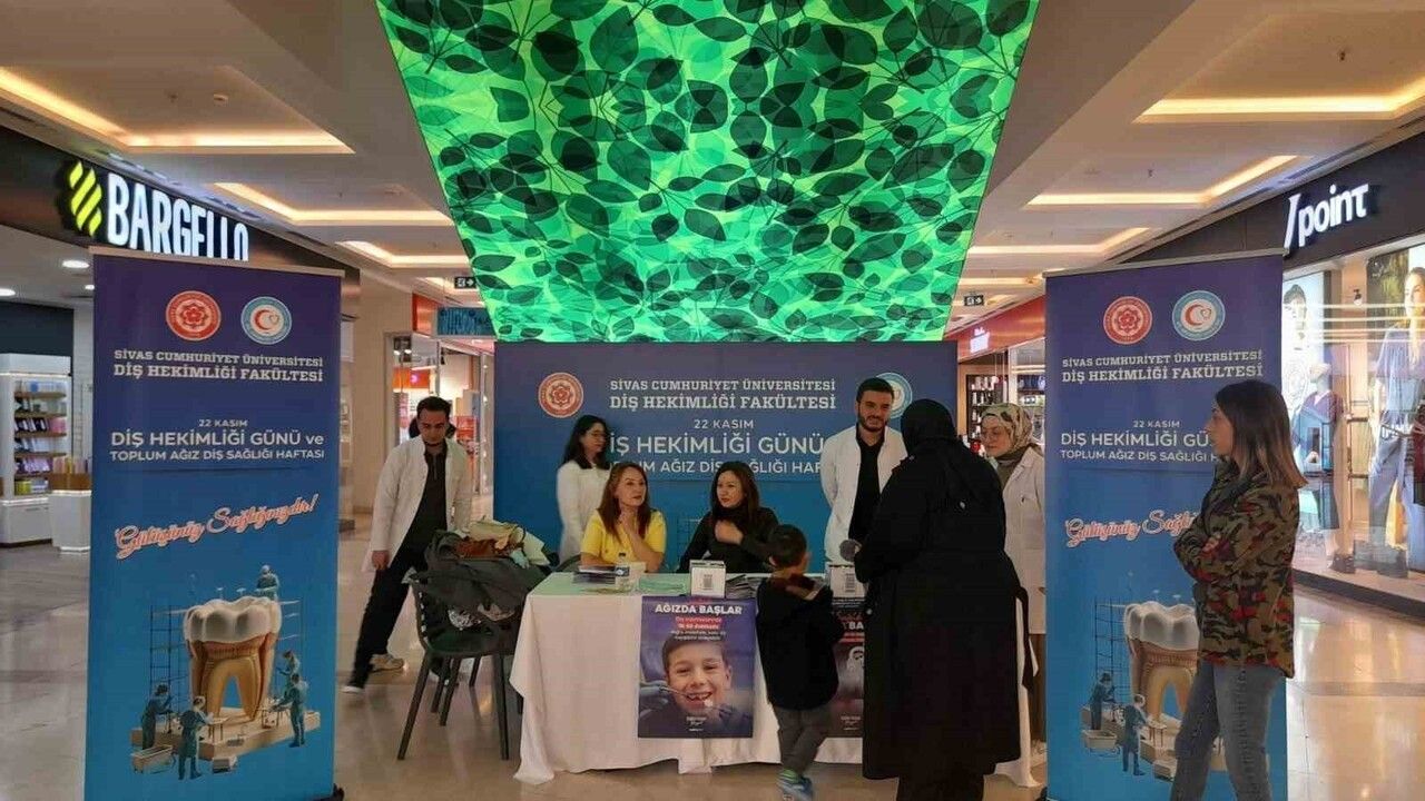 SCÜ Öğrencileri Diş Sağlığı Bilincini Artırıyor