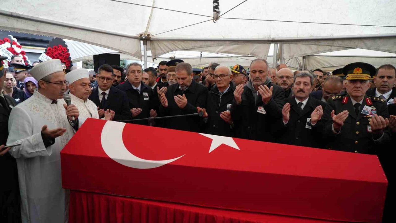 Şehit Astsubay Emre Altıok'un Yürek Yakan Veda Töreni