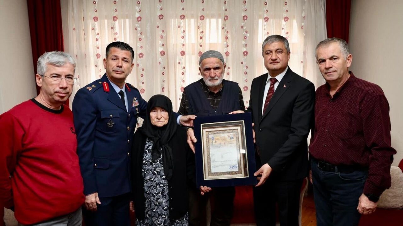 Şehit Hava Uçak Bakım Astsubay Kıdemli Başçavuş Nuri Özcan'a Vali Yavuz'dan Teslimat