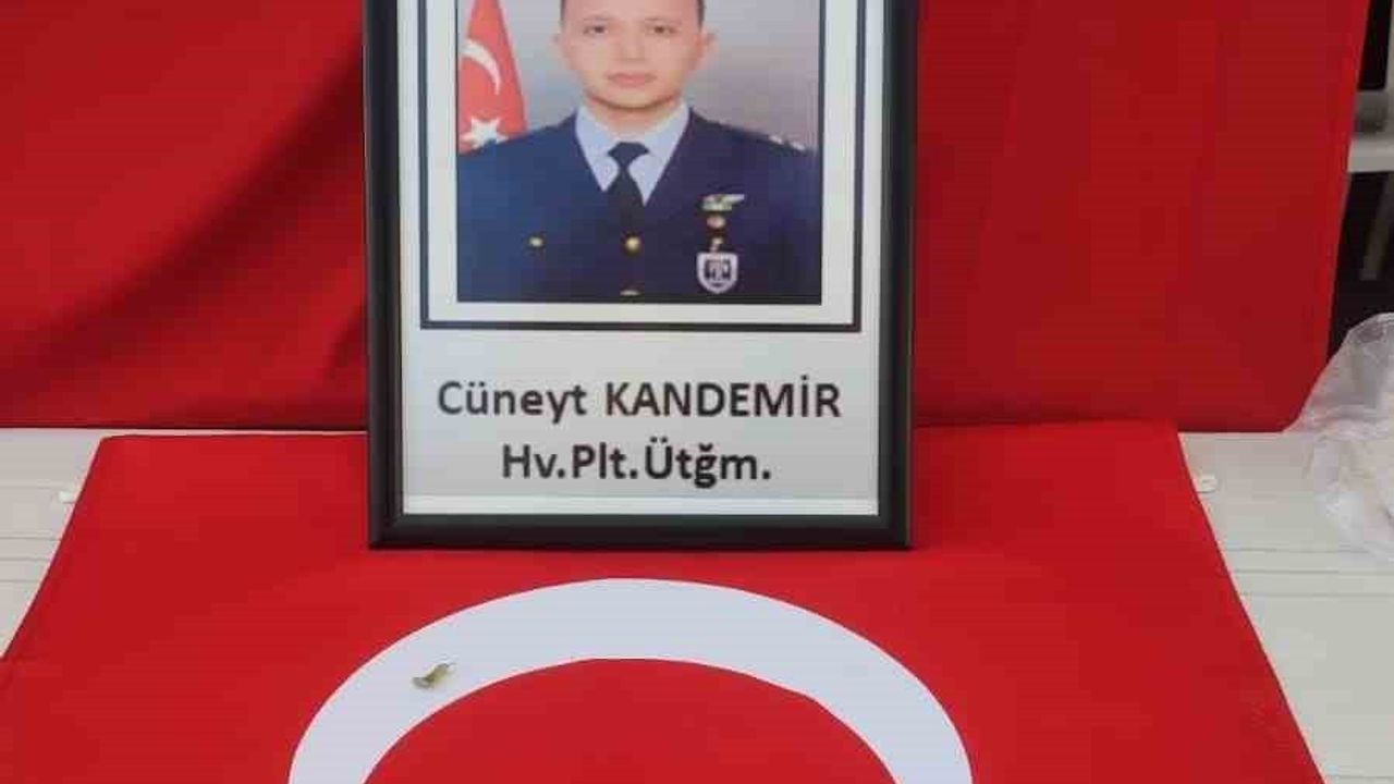 Şehit Pilot Üsteğmen Cüneyt Kandemir Son Yolculuğuna Uğurlandı