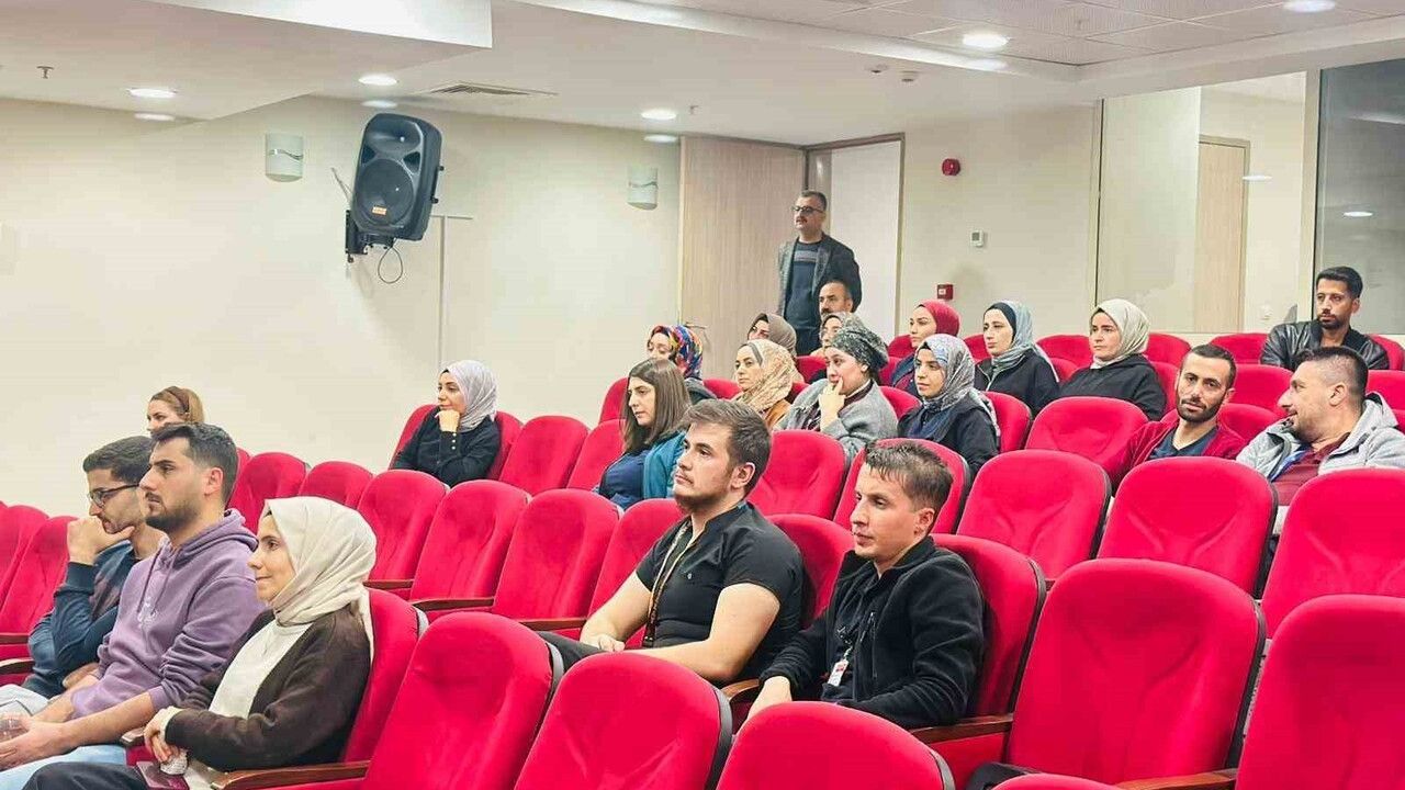 Siirt Eğitim ve Araştırma Hastanesi'nde KOAH Eğitimi Düzenlendi
