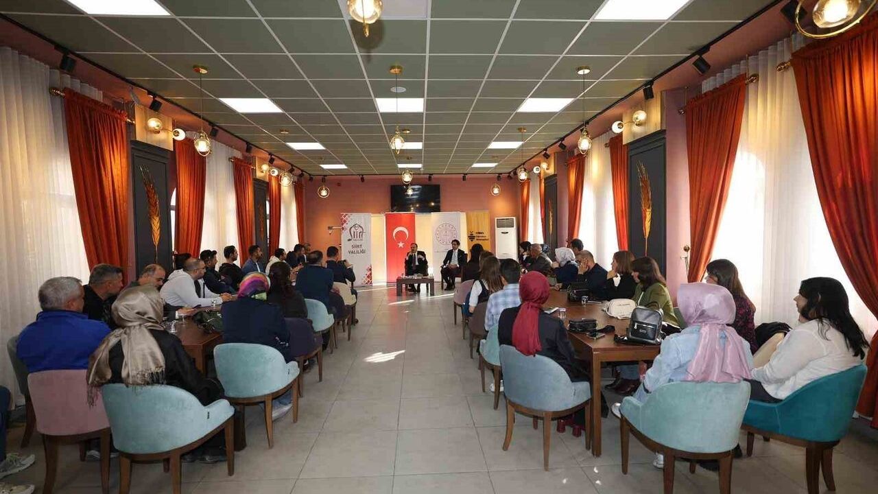 Siirt'te 'Şehir ve Kültür Akademisi' Programı Gerçekleştirildi