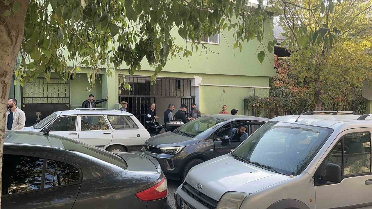 Siirtli Güreşçi Evin Demirhan'ın Babası Vefat Etti