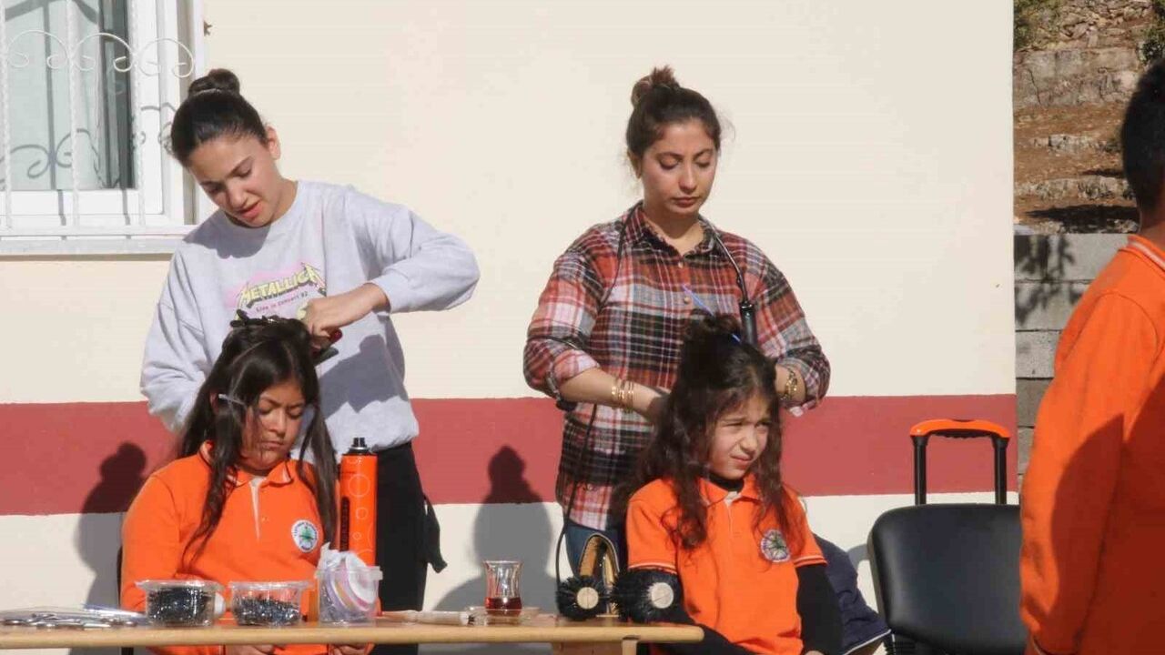 Silvan'da Çocuklara Saç Bakımı Etkinliği