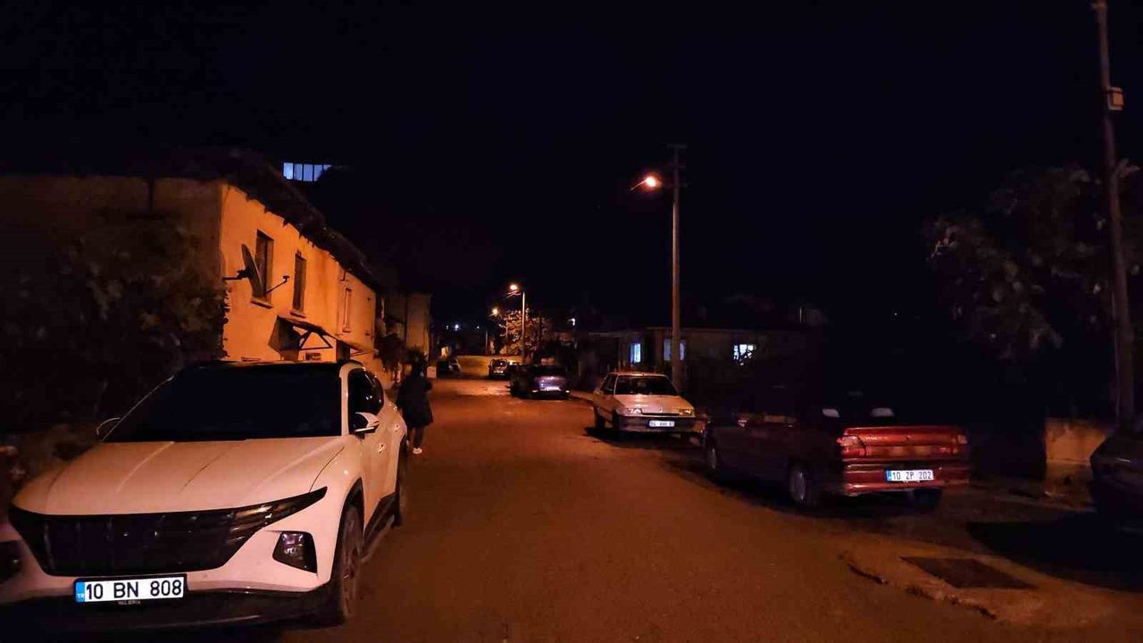 Sındırgı'da Art Arda Depremler Gerçekleşti