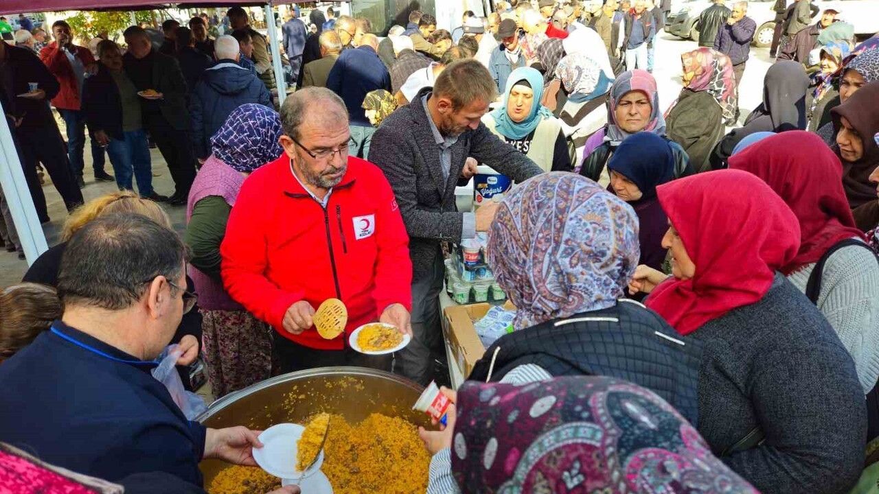 Sındırgı'da Deprem Sonrası Dayanışma Etkinliği