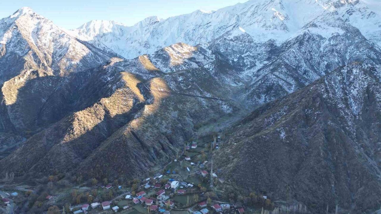 Şırnak Dağlarında Büyüleyici Kar Manzaraları