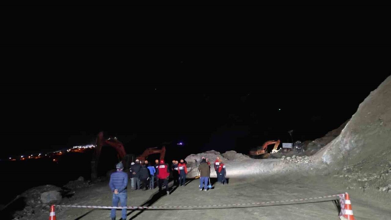 Sivas'ta Maden Ocağında Göçük: Kurtarma Çalışmaları Devam Ediyor