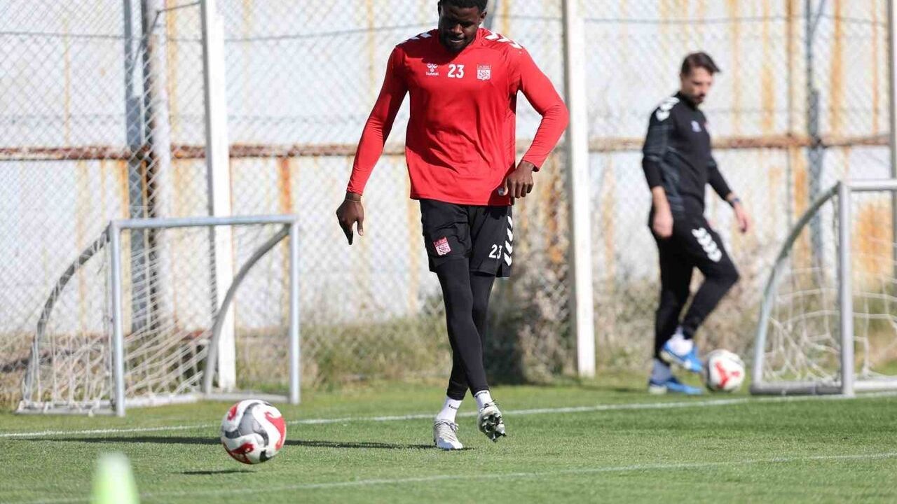 Sivasspor Duran Top Çalışmalarıyla Erokspor Maçına Hazırlanıyor
