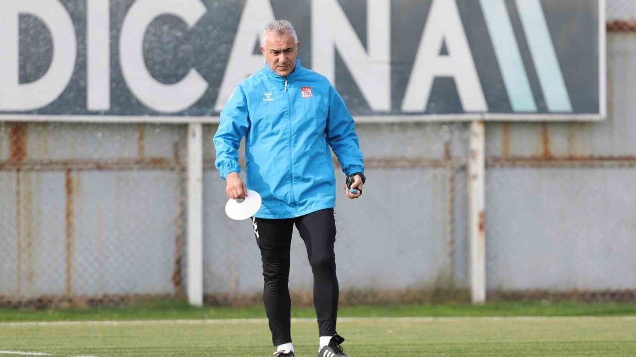 Sivasspor, Erokspor Maçı İçin Taktik Çalışmalarını Sürdürüyor