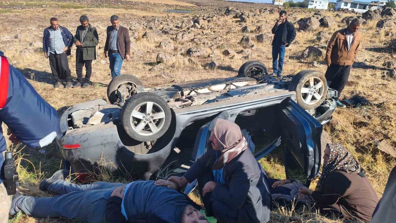 Siverek'te Otomobil Kazası: 4 Aile Üyesi Ağır Yaralandı